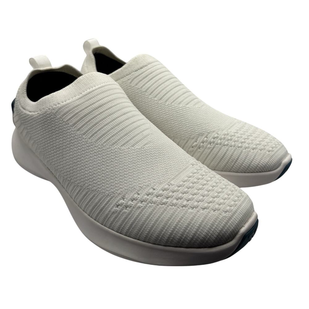 Women’s Slip-On Knit Sneakers - White